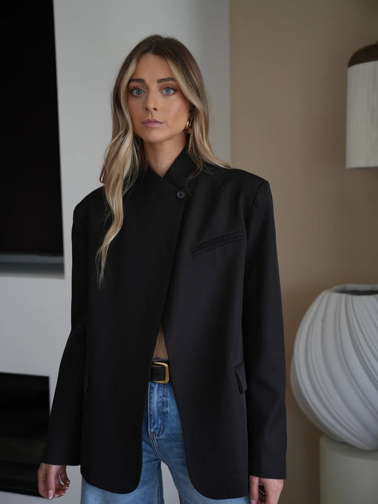 Damen 60+ karierter Mantelblazer mit Mandarinkragen, asymmetrischer Überlappung und Pattentaschen Nord Taschen