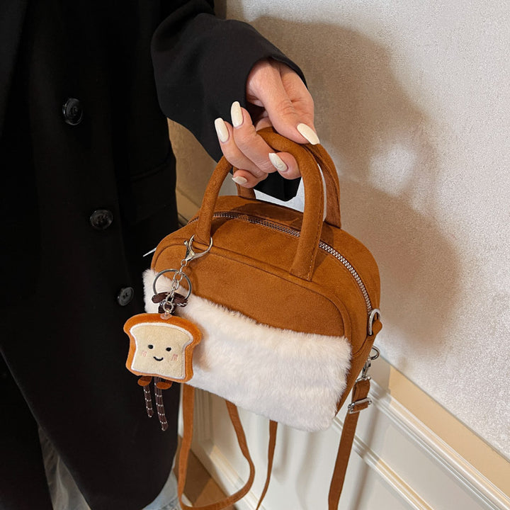 Damen Kuscheltasche mit verspieltem Anhänger Nord Taschen
