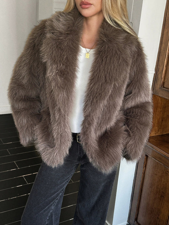 Damen Kurzjacke aus dichtem Hochflor‑Faux‑Fur mit voluminösem Umlegekragen Nord Taschen