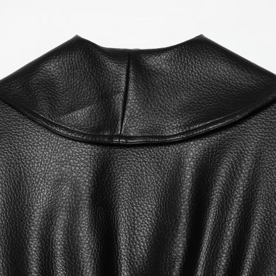 Damen Cropped Lederoptik-Jacke mit übergroßem Schalkragen und taillierendem Schnallenriemen Nord Taschen