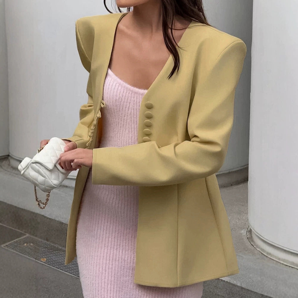 Damen Sculpturaler taillierter Blazer mit markanter Schulterpartie Nord Taschen