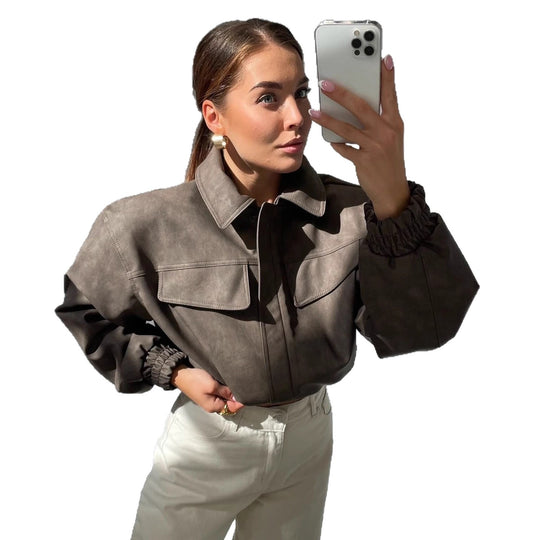 Damen Kurz geschnittene Kunstlederjacke mit aufgesetzten Brusttaschen Nord Taschen