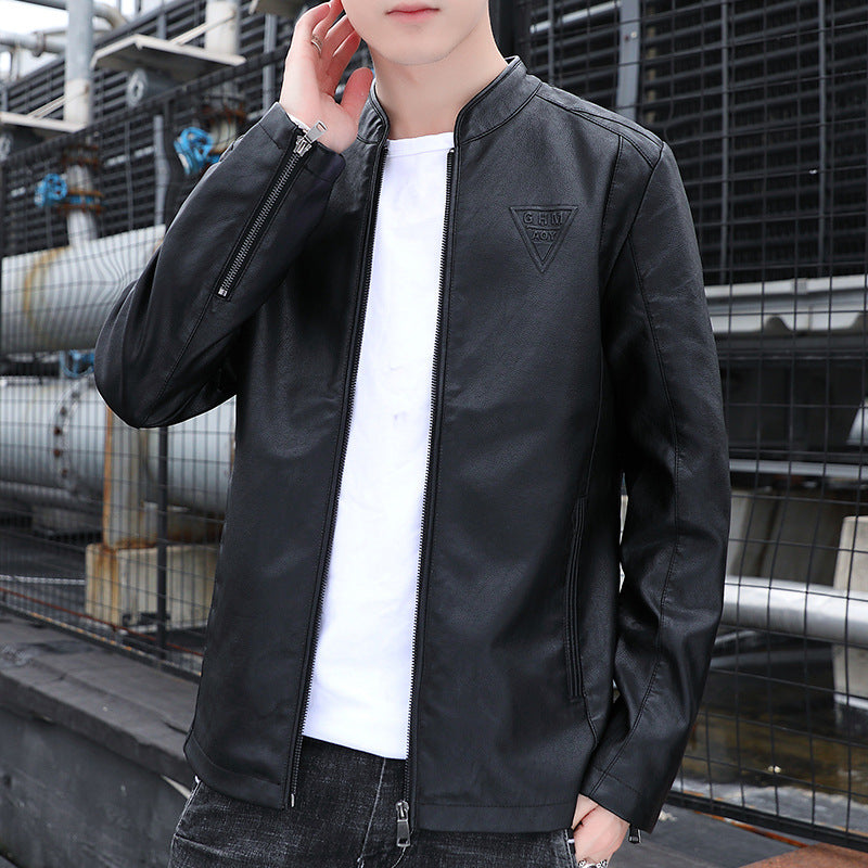 Herren Schmal geschnittene Kunstleder‑Motojacke mit minimalem Stehkragen und Zipperdetail Nord Taschen