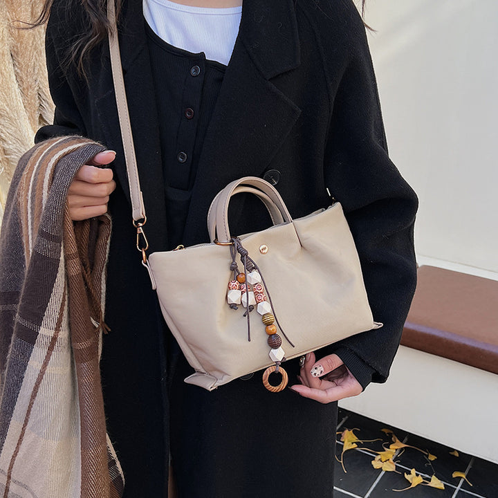 Damen elegante Umhängetasche mit charmantem Dekor Nord Taschen