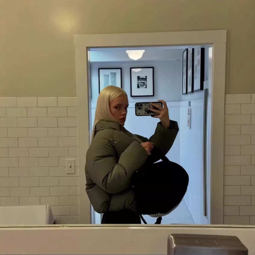 Damen Kurze boxy Funktionsjacke mit Kapuze, wattierter Isolierung und diagonalen Reißverschlusstaschen Nord Taschen