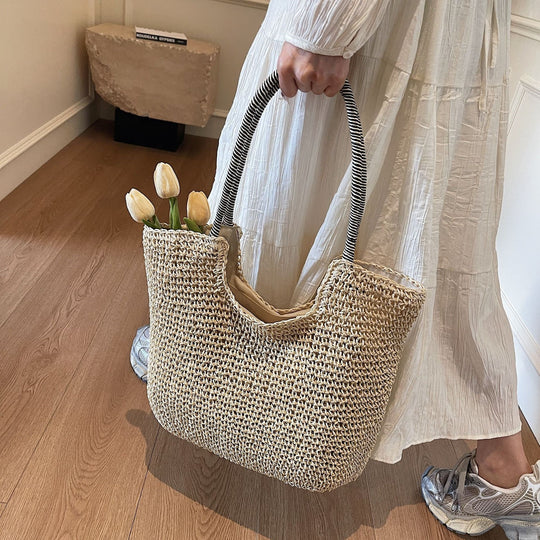 Damen Strandtasche aus handgewebtem Naturmaterial mit gestreiften Griffen Nord Taschen
