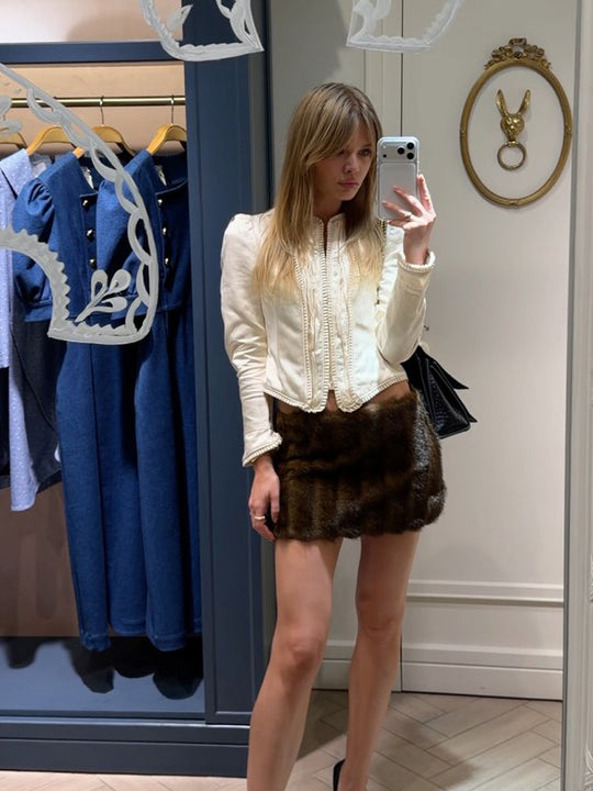 Damen Taillierter Cropped-Blazer mit skulpturierter Schulterpartie und Zierborten Nord Taschen