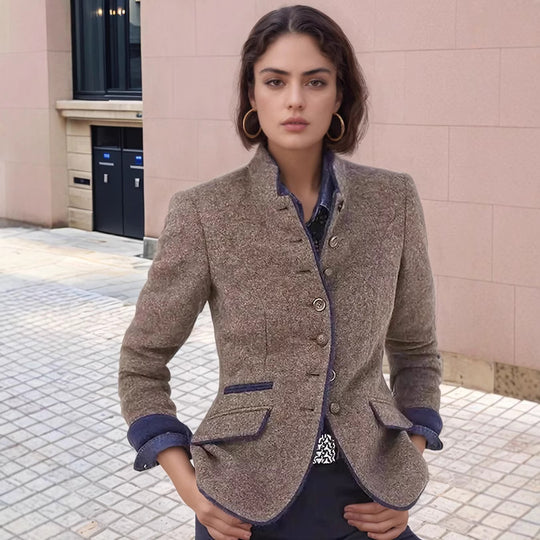Damen Taillierter Walkblazer mit Stehkragen, Samtbesatz und Zierknöpfen Nord Taschen