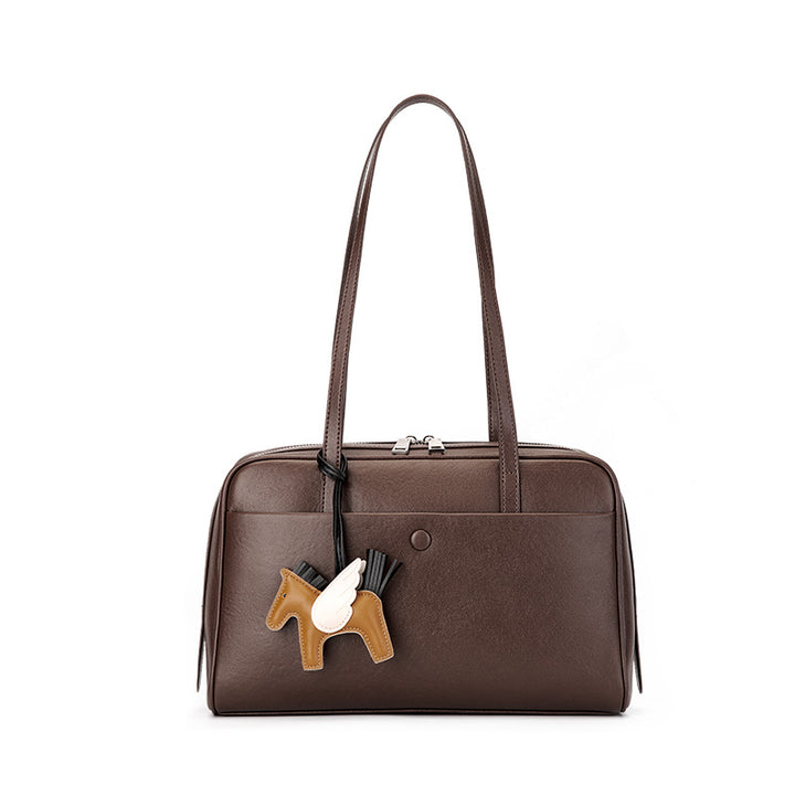Damen Handtasche im eleganten Design mit verspieltem Anhänger Nord Taschen