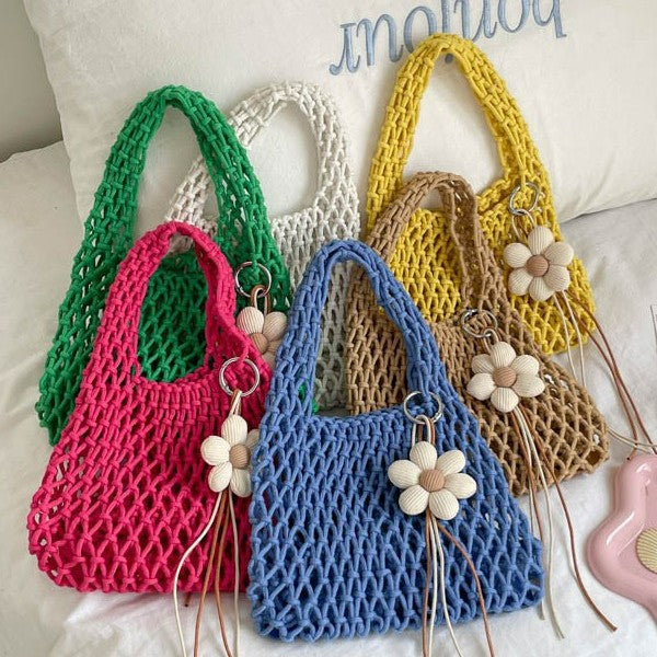 Damen Handtasche im modernen Makramee-Design mit blumenförmigem Anhänger Nord Taschen