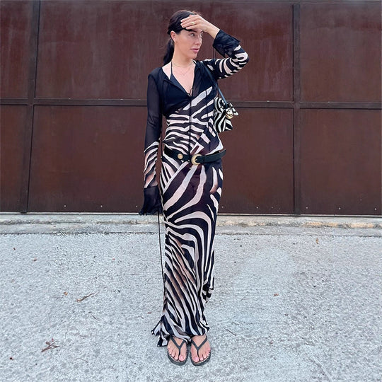 Damen figurbetontes Mesh‑Maxikleid mit tiefem V‑Ausschnitt & grafischem Zebra‑Print Nord Taschen