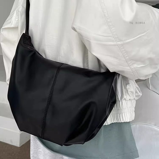 Damen elegante Hobo-Tasche mit geschwungenen Linien und verstellbarem Schulterriemen Nord Taschen