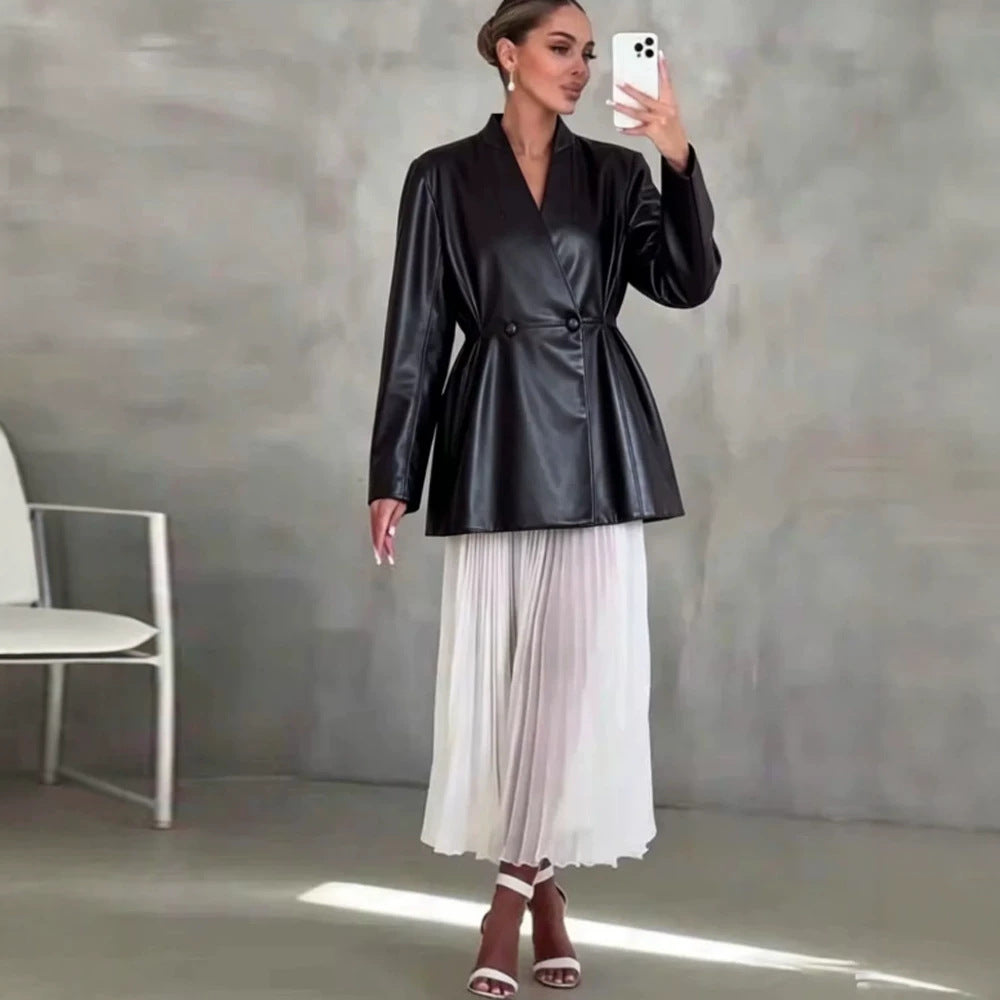Damen Taillierter Wickelblazer aus Lederimitat mit ausgestelltem Saum Nord Taschen