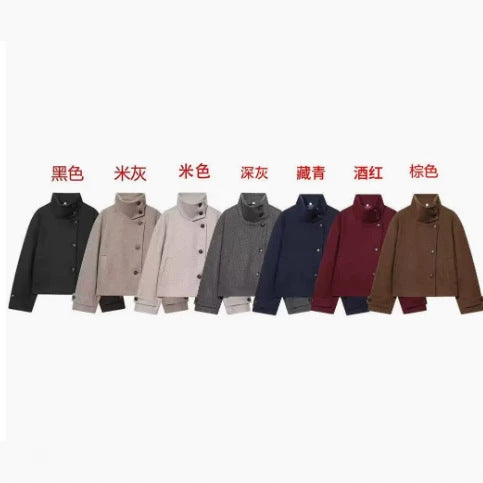 Damen 9800+ kurze boxy‑Wollmix‑Jacke mit hohem Funnelkragen, asymmetrischer Knopfleiste und verstellbaren Manschetten Nord Taschen