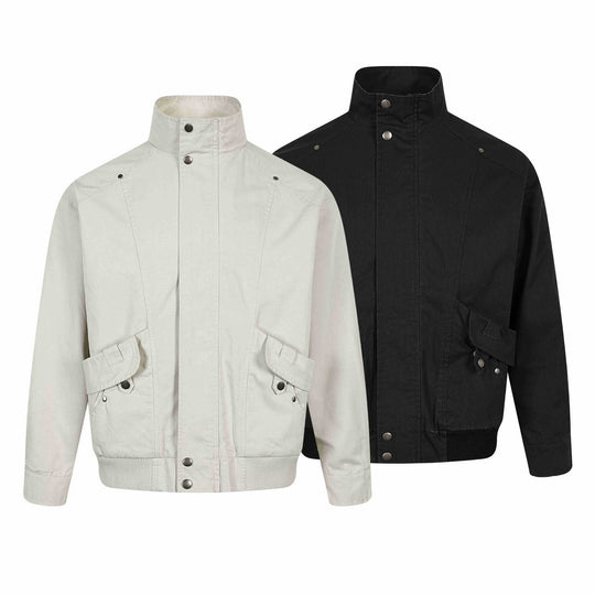 Herren Kurzer Utility Bomber mit hohem Stehkragen, aufgesetzten Klappentaschen und Rippenbund Nord Taschen