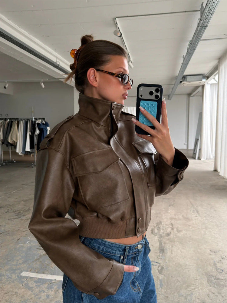 Damen Kurze Utility-Bomberjacke aus veganem Lederimitat mit hohem Stehkragen Nord Taschen