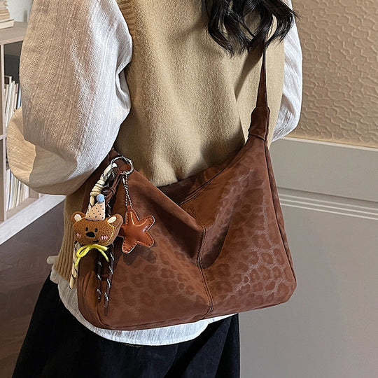 Damen Hobo-Tasche mit elegantem Leopardenmuster und praktischen Fächern Nord Taschen