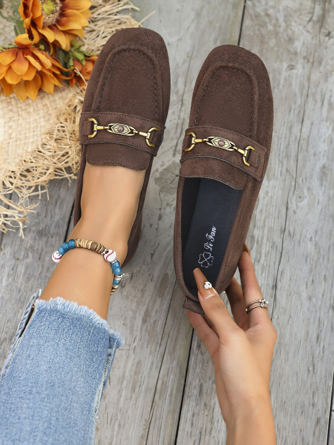 Damen Mokassins mit schicke Goldakzent und weichem Veloursleder
