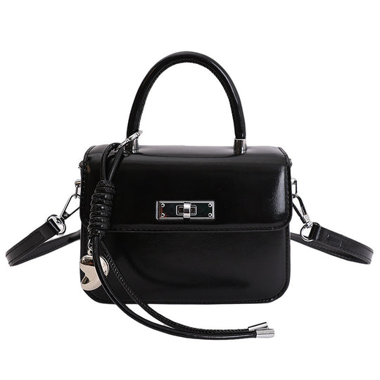 Damen Handtasche mit elegantem Kettenverschluss und abnehmbarem Schulterriemen Nord Taschen