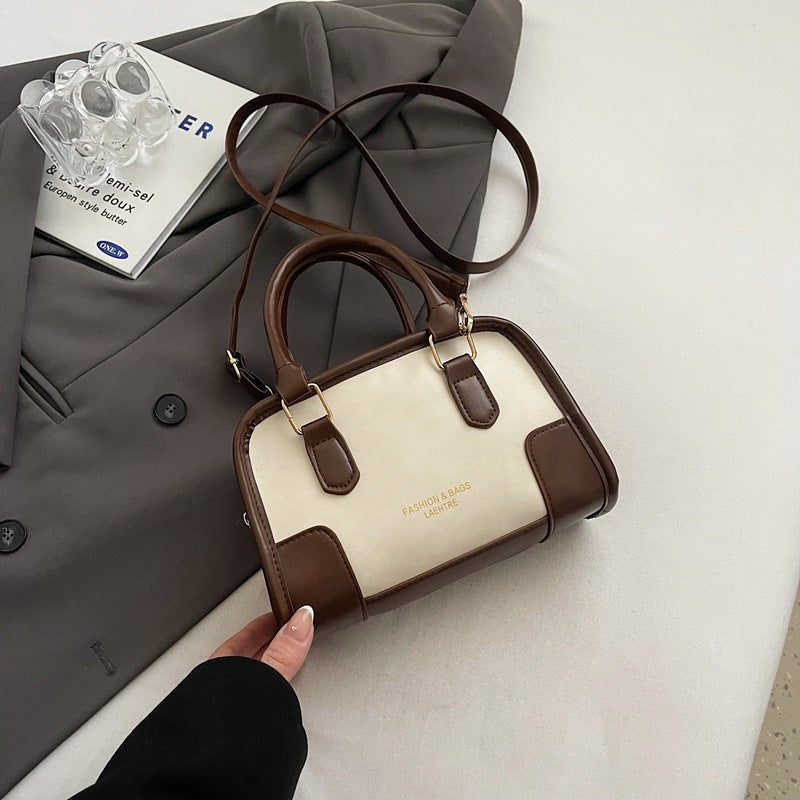 Damen Handtasche mit eleganten Akzenten und praktischem Tragegriff Nord Taschen