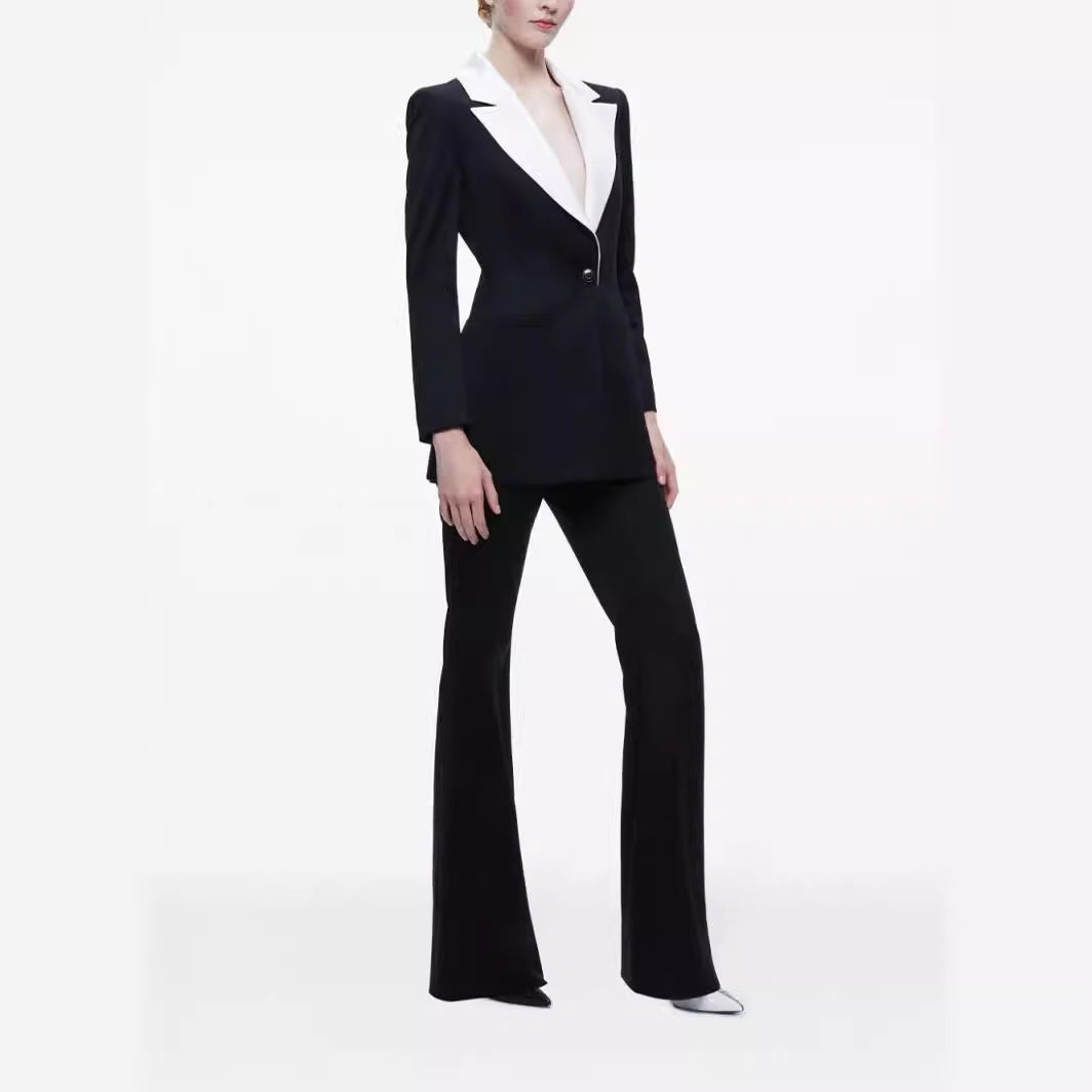 Damen Elegantes Zweiteiliges Smokingset mit kontrastierendem Schalkragen und ausgestellter Schlaghose Nord Taschen