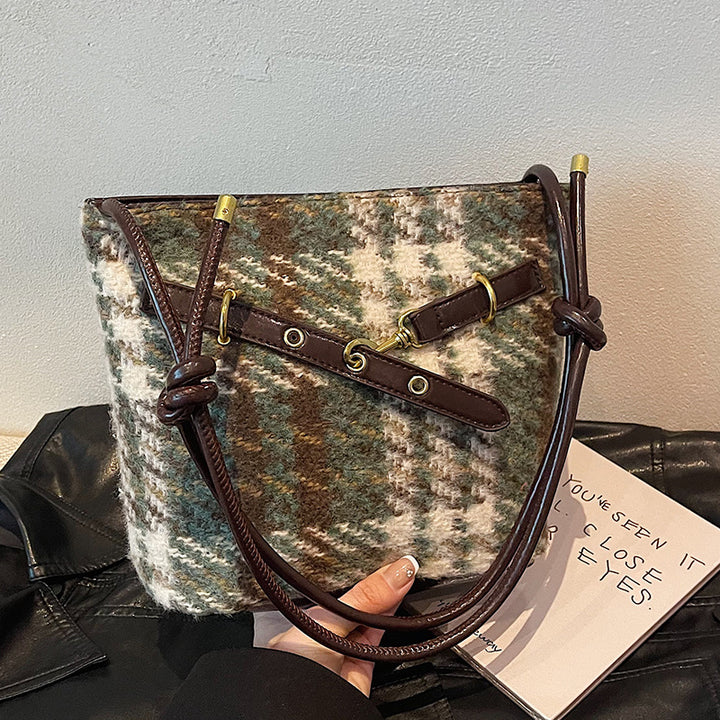 Damen Elegante Handtasche mit goldenen Akzenten Nord Taschen
