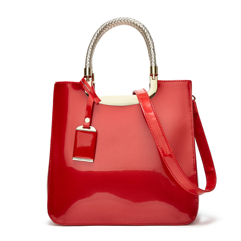 Damen elegante Handtasche mit hochwertigem Klappenverschluss Nord Taschen