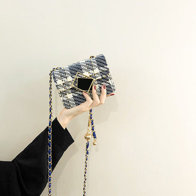 Damen Umhängetasche mit eleganter Karomusterung und luxuriösem Kettenriemen Nord Taschen