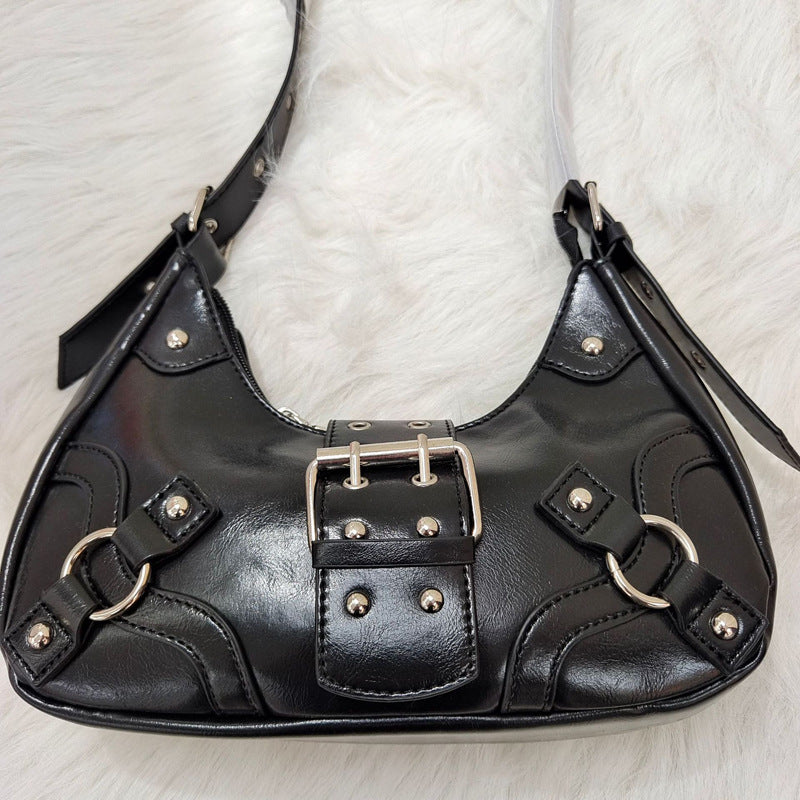 Damen Hobo-Tasche mit moderner Faltenstruktur und eleganten Nietenakzenten Nord Taschen