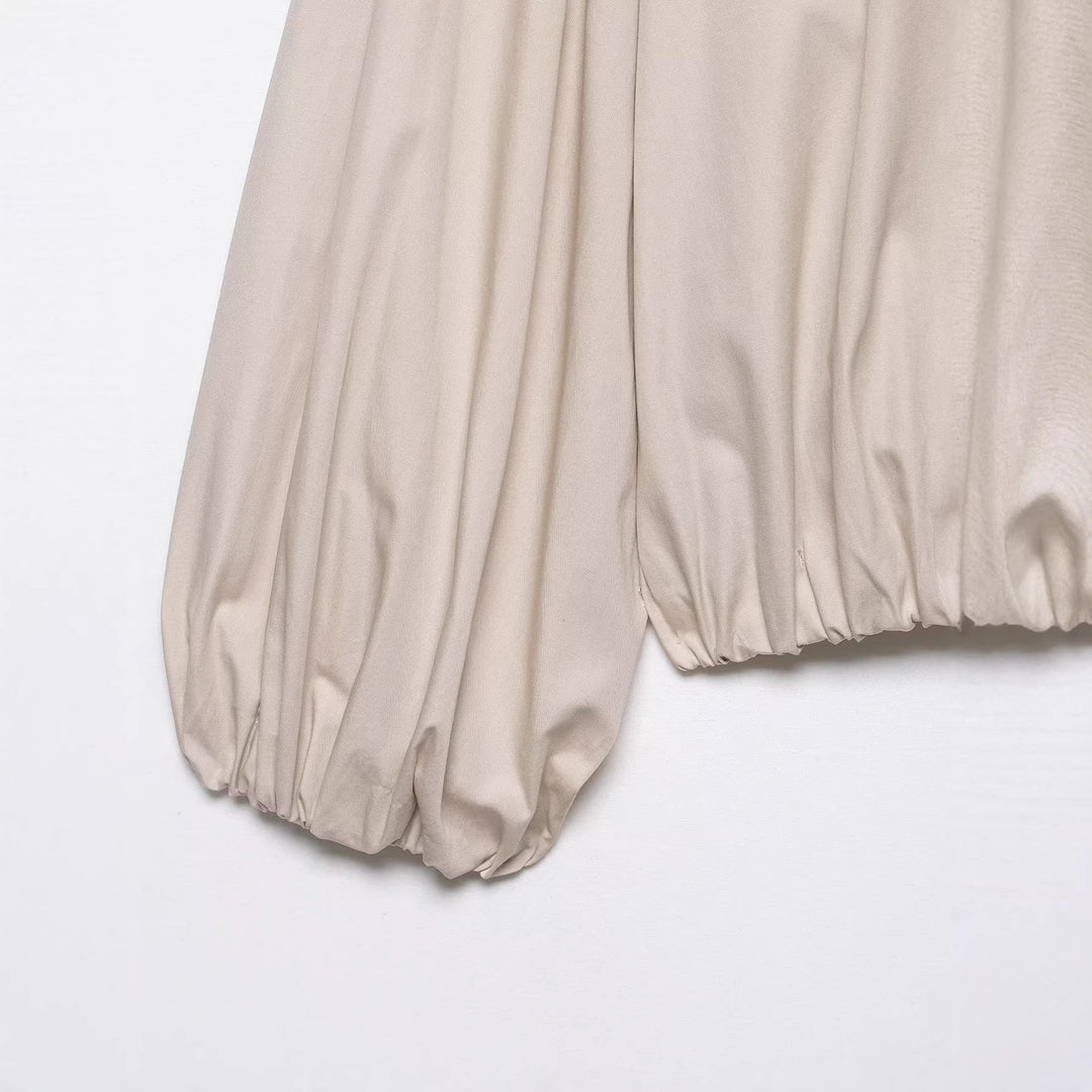 Damen Schluppenbluse im Cropped‑Boxy‑Schnitt mit Ballonärmeln und kontrastierter Schluppenblende Nord Taschen