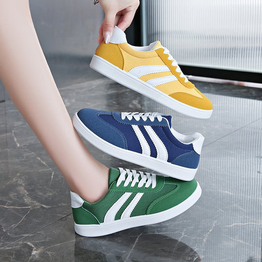 Damen Sneakers im sportlichen Design mit atmungsaktiver Oberflächenstruktur