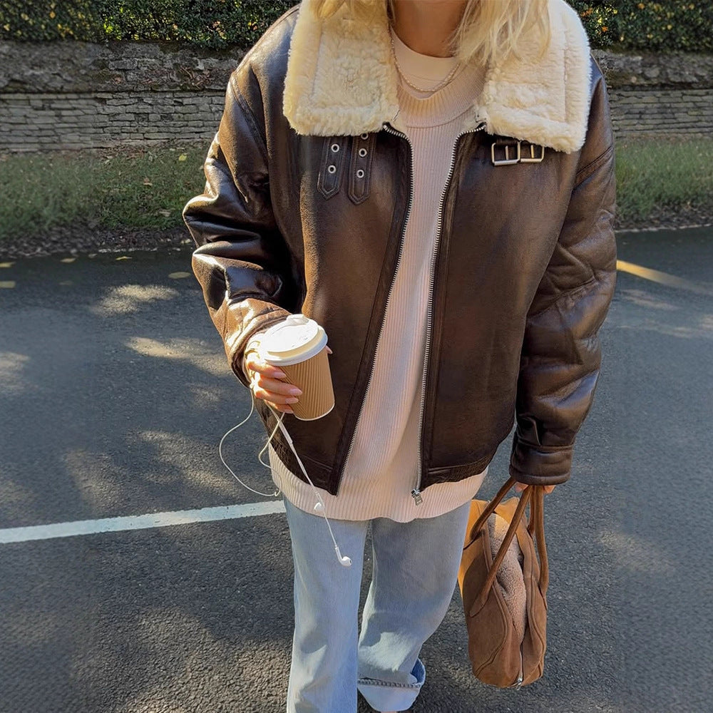 Damen Oversize Fliegerjacke aus Kunstleder mit Teddyfutter und breitem Schnitt Nord Taschen