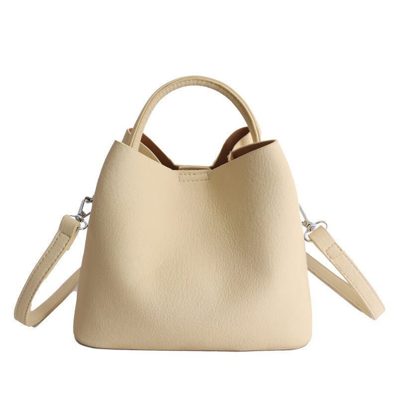 Damen Hobo-Tasche mit abnehmbarem Plüschanhänger Nord Taschen