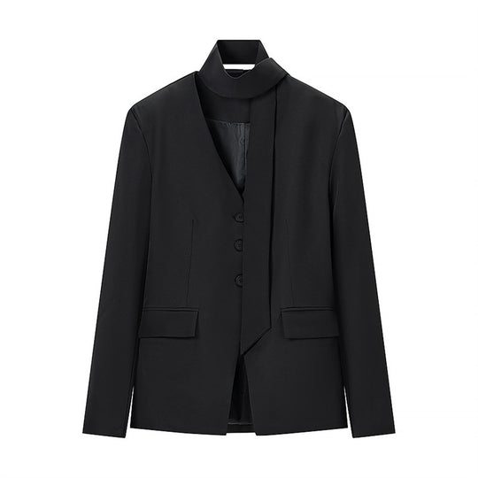 Damen Taillierter Blazer mit Schluppe, V‑Ausschnitt und Pattentaschen Nord Taschen