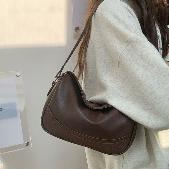 Damen Schultertasche mit eleganter Silhouette und praktischem Überschlag Nord Taschen