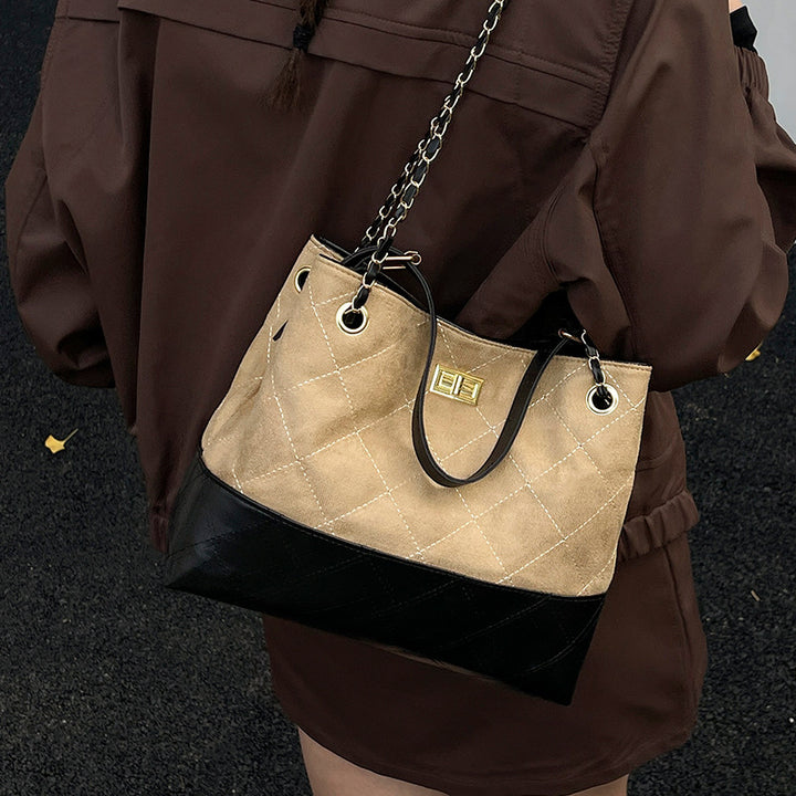 Damen modische Beuteltasche mit elegantem Kettenriemen Nord Taschen