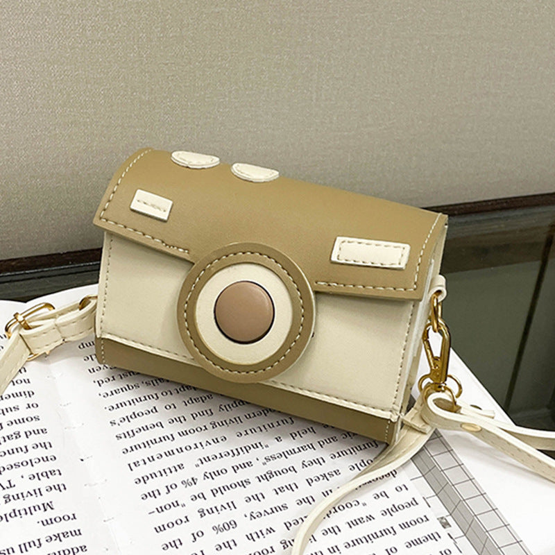 Damen Mini-Handtasche mit verspieltem Klappverschluss Nord Taschen
