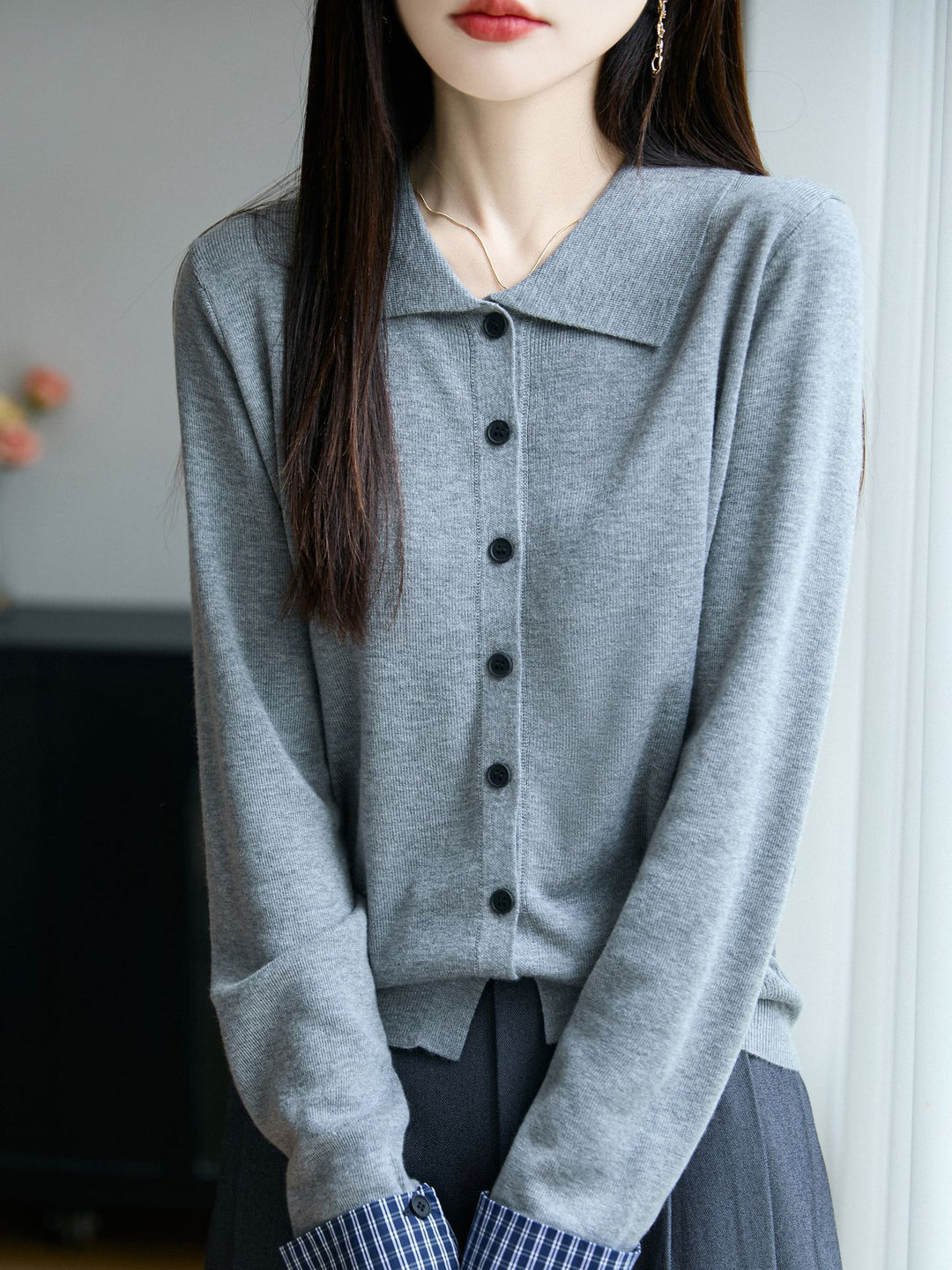 Damen Leichter Feinstrick-Cardigan mit breitem Hemdkragen und Frontknopfleiste Nord Taschen