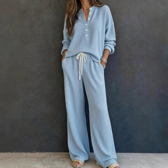Damen Waffelstrick-Loungewear-Set mit Henley-Oberteil und weiter Kordelbundhose Nord Taschen