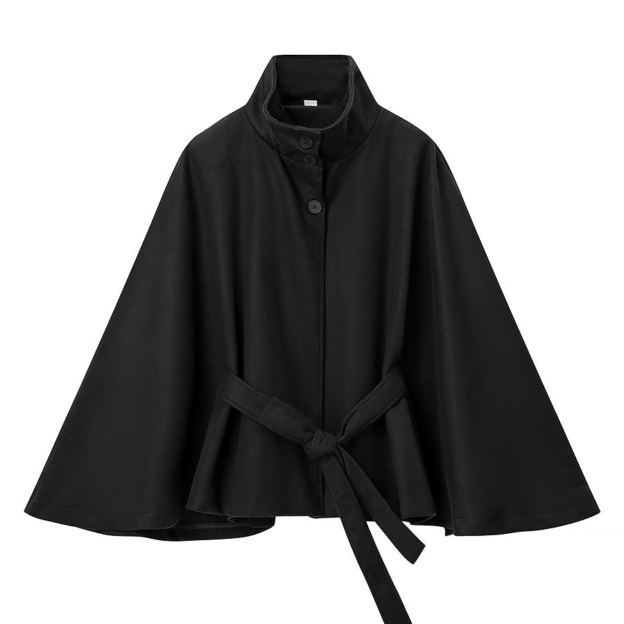 Damen Kurzcape mit Stehkragen, verdeckter Knopfleiste und Taillenbindegürtel Nord Taschen