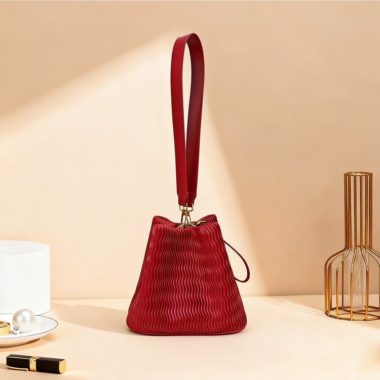 Damen Hobo-Tasche mit strukturierter Oberfläche und abnehmbarem Tragegriff Nord Taschen