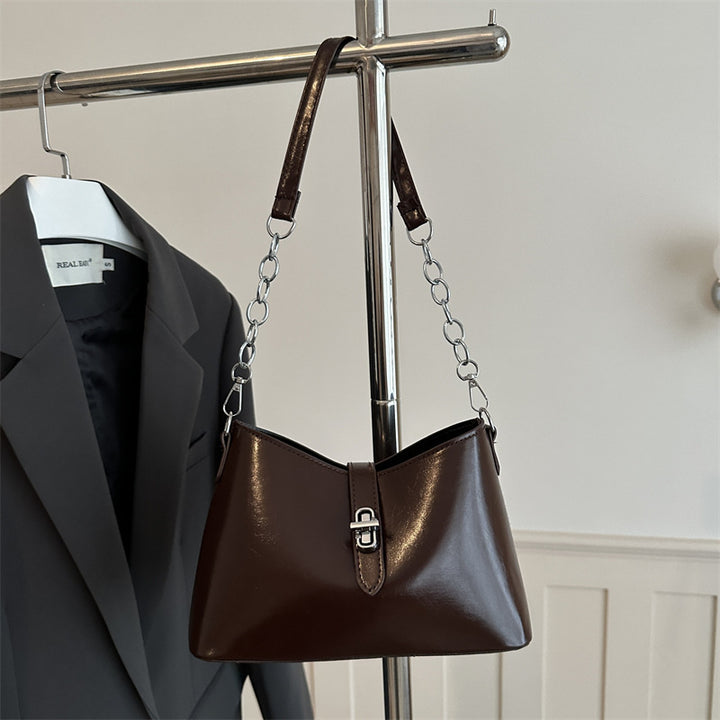 Damen elegante Handtasche mit stilvollem Kettenriemen Nord Taschen