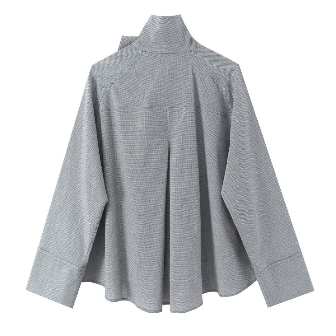 Damen Oversize-Bluse mit hohem Schalkragen und asymmetrischer Knopfleiste Nord Taschen