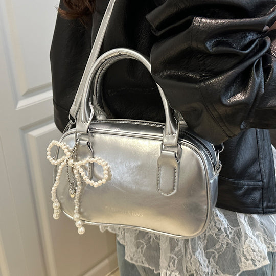 Damen Handtasche mit eleganter Perlenverzierung und abnehmbarem Schultergurt Nord Taschen