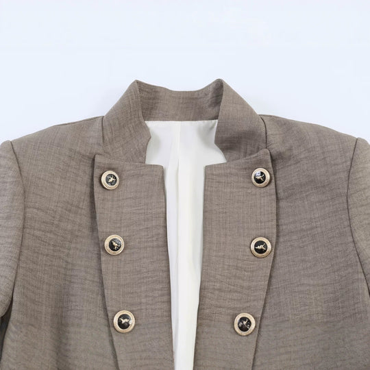 Damen Kurzblazer mit Stehkragen, doppelreihiger Zierknopfleiste und taillierter Silhouette Nord Taschen