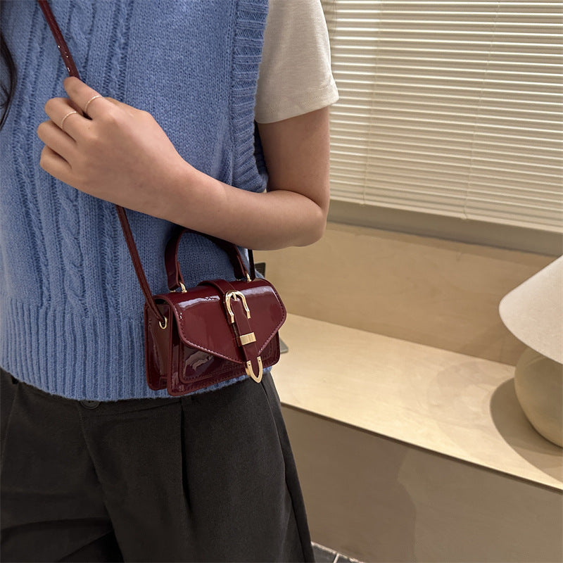 Damen elegante Handtasche mit praktischer Schnallenverzierung Nord Taschen