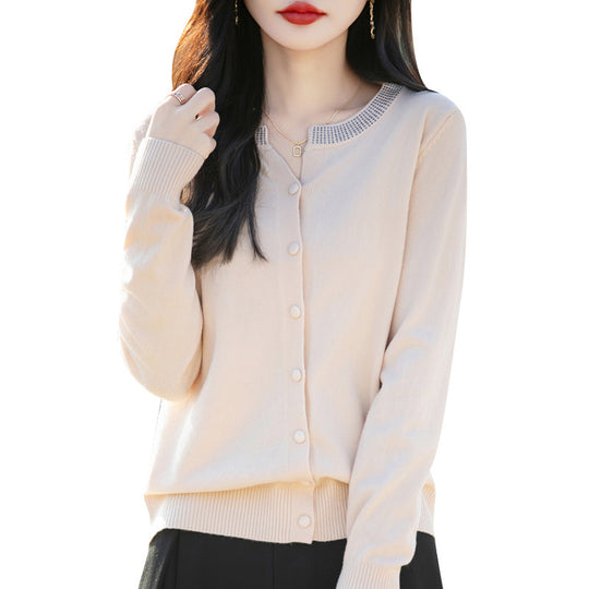 Damen Kurzcardigan aus ultrafeinem Baumwollmix mit funkelnder Kristallkante und Ton-in-Ton-Knopfleiste Nord Taschen