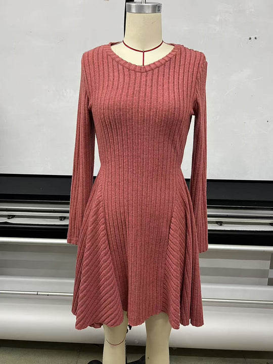 Damen Geripptes V-Ausschnitt-Minikleid mit ausgestelltem Rock und Eingrifftaschen Nord Taschen