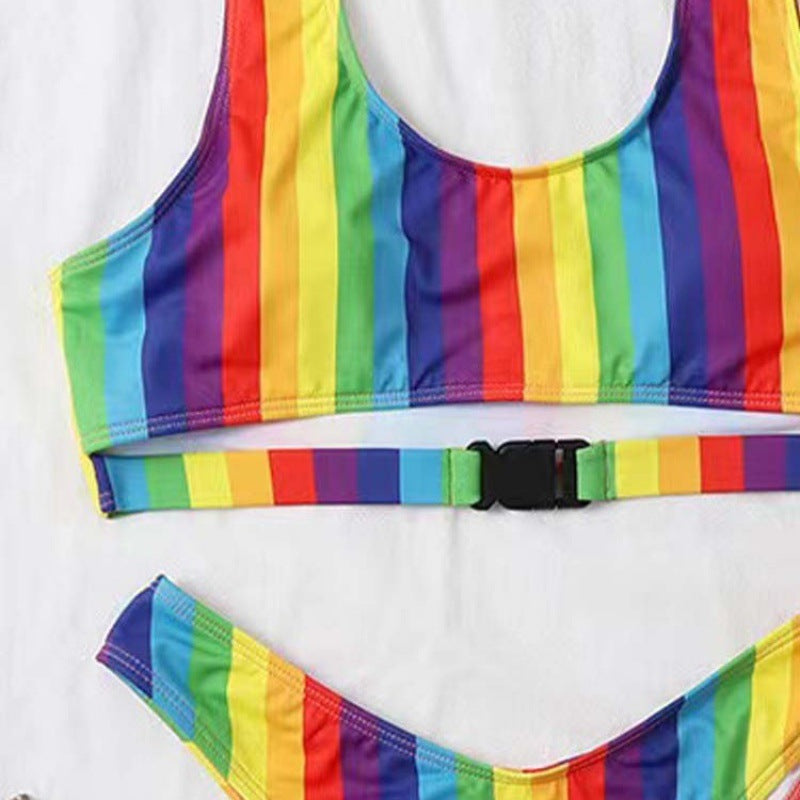 Damen Triangel-Bikini mit verstellbaren Trägern und buntem Streifenmuster Nord Taschen