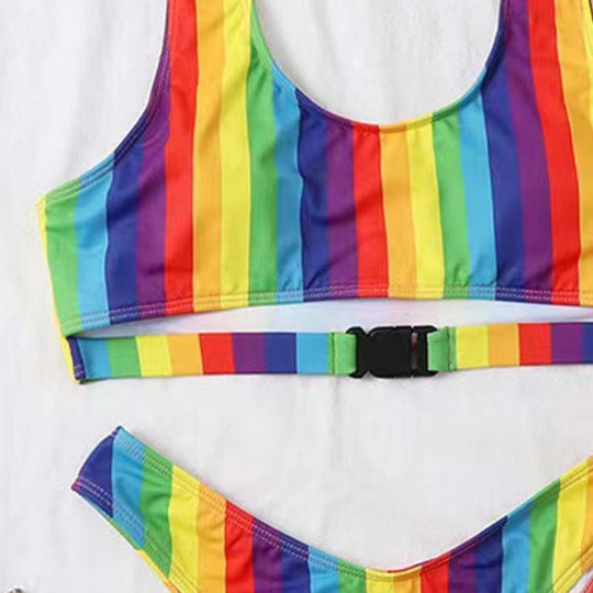Damen Triangel-Bikini mit verstellbaren Trägern und buntem Streifenmuster Nord Taschen